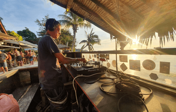 17B64710-EAD7-4AE5-869F-E0B2190E1BBB.png.webp (115 KB)